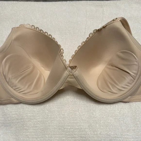 ThirdLove Tan Matte & Sine eyelet Plunge Bra with Molded Cups - Picture 4 of 6